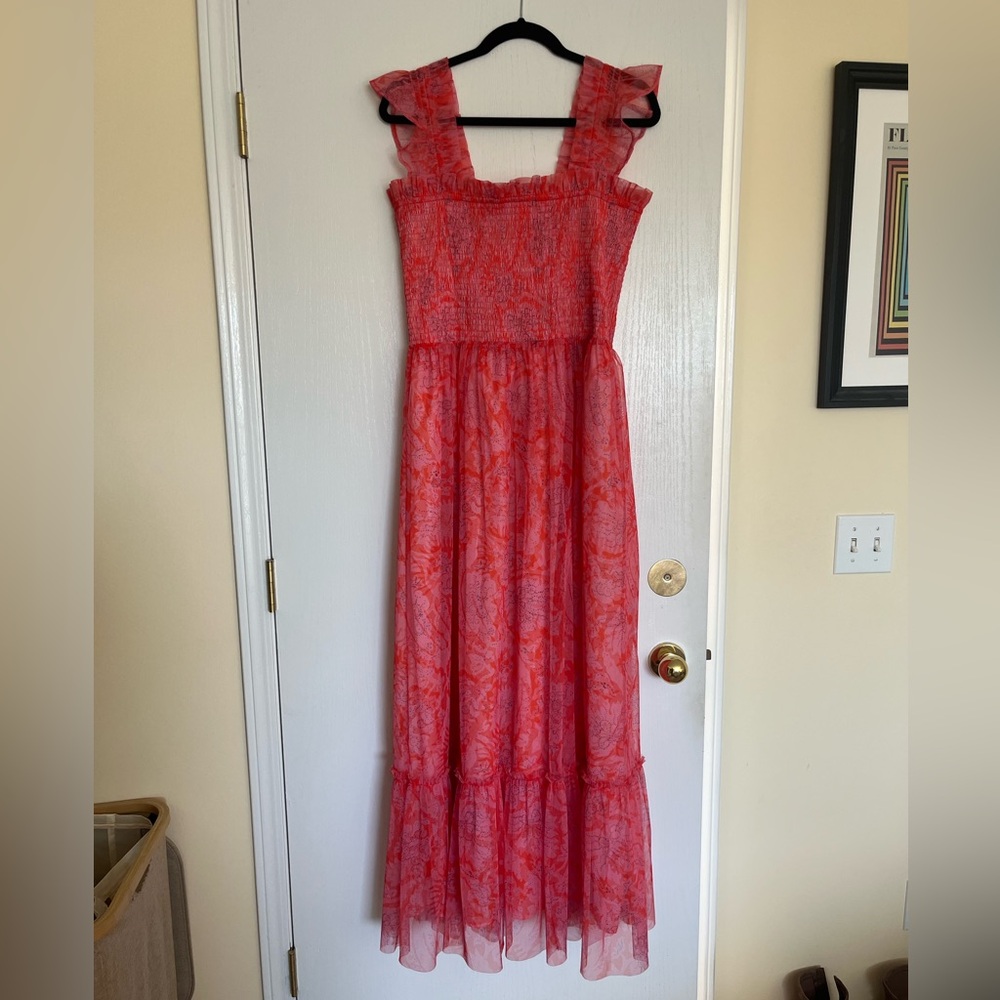 Melloday maxi dress
Size Large
Smocked bodice with ruffle hem and sleeves